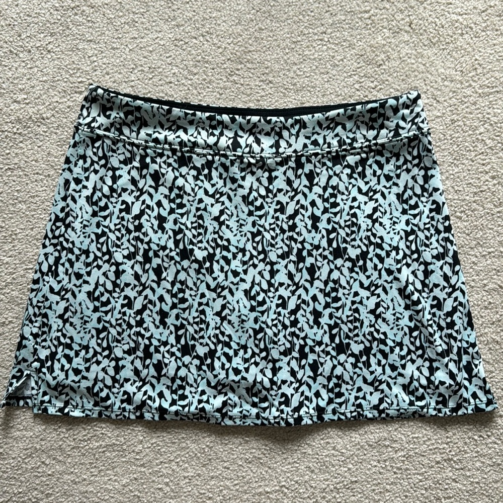 Patterned golf skirt